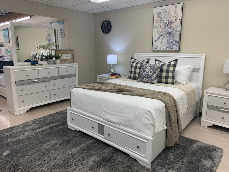 (4) Piece Queen Bedroom Set White Matrix