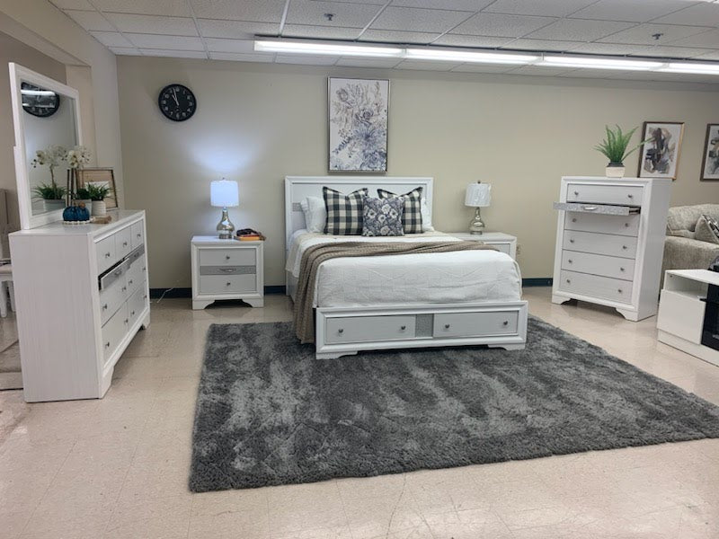 (4) Piece Queen Bedroom Set White Matrix