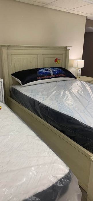 Queen Bedframe with Storage!