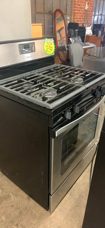 Whirlpool Gas Stove - Woo Town Furniture (Worcester,MA)