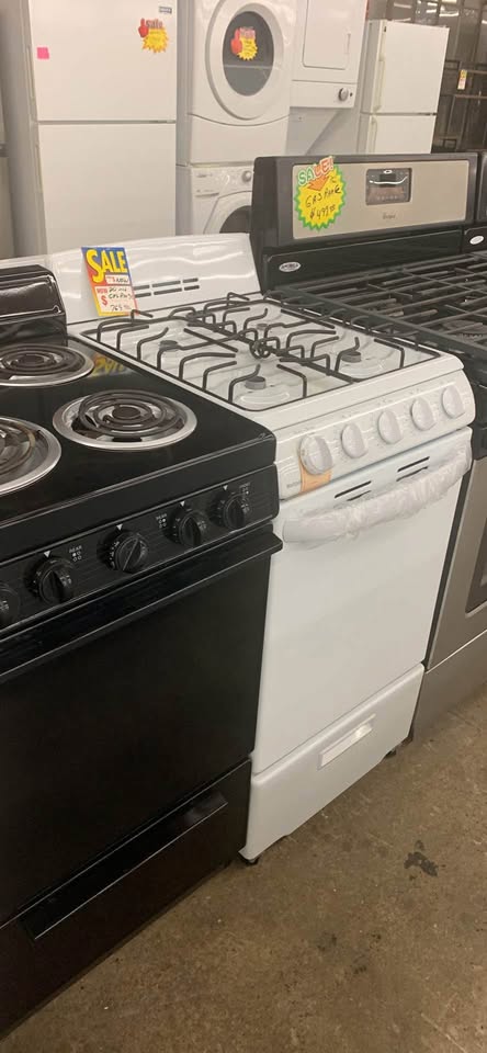 New 20" Hotpoint Gas Stove - Woo Town Furniture (Worcester,MA)