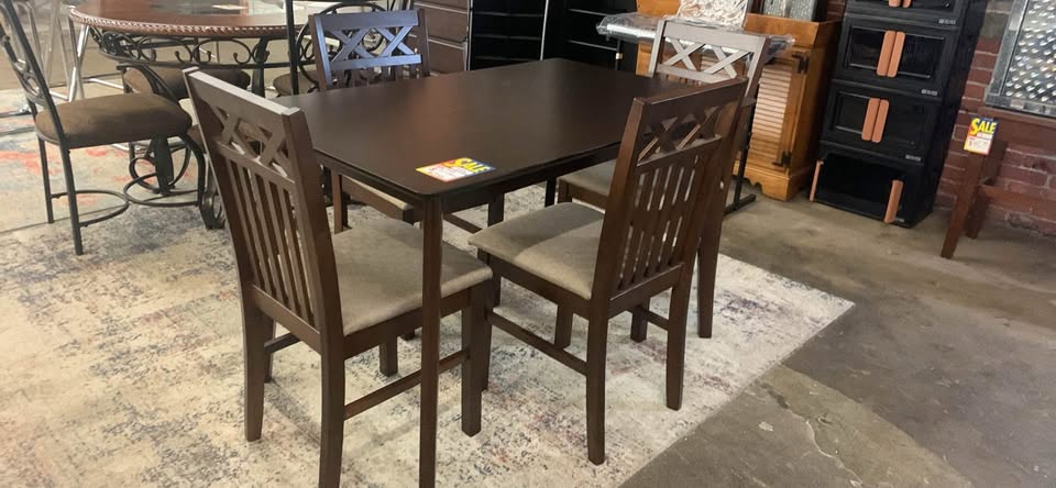 New Brown Table with 4 Chairs - Woo Town Furniture (Worcester,MA)