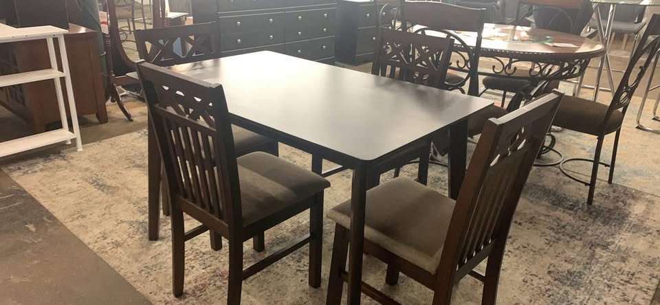New Brown Table with 4 Chairs - Woo Town Furniture (Worcester,MA)