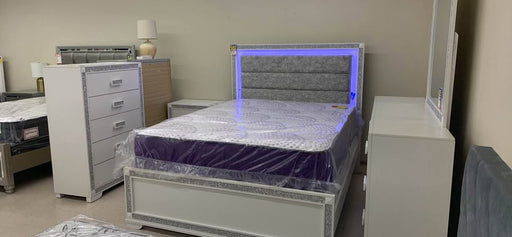Queen 4 pc Lighted & Sparkled Bedroom Set - Woo Town Furniture (Worcester,MA)