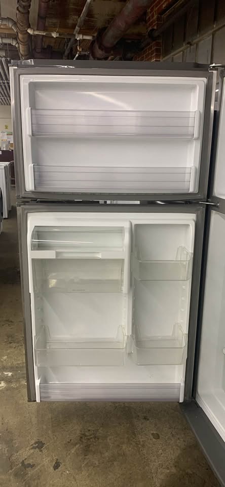 Used Whirlpool Refrigerator - Woo Town Furniture (Worcester,MA)