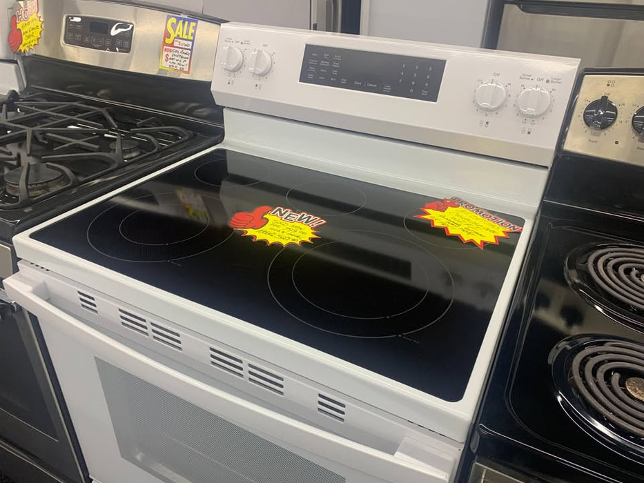 GE electric range with Convection & Air fry