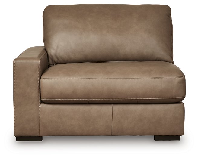 Veronella Sectional Sofa - Woo Town Furniture (Worcester,MA)