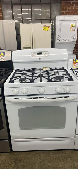 GE White gas range