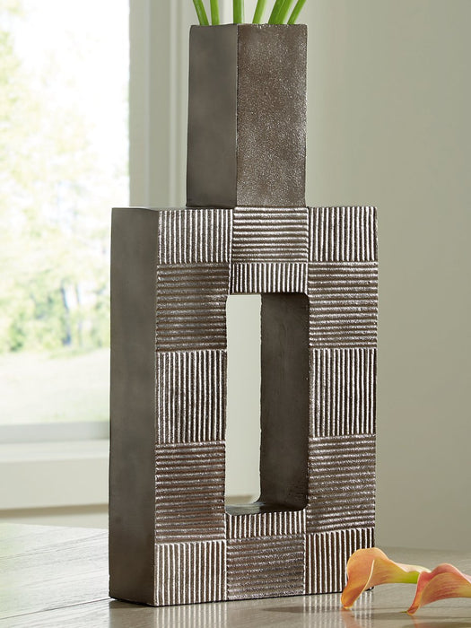 Wrengrove Vase - Woo Town Furniture (Worcester,MA)