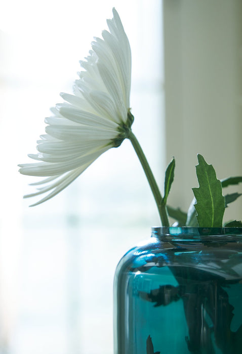 Inisland Vase - Woo Town Furniture (Worcester,MA)