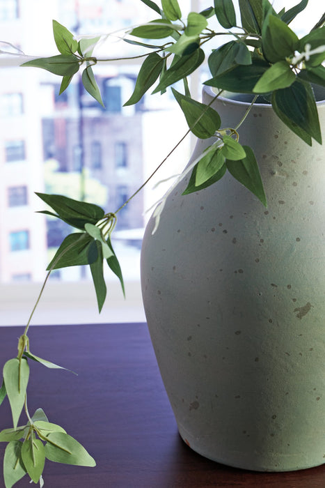 Baychester Vase - Woo Town Furniture (Worcester,MA)