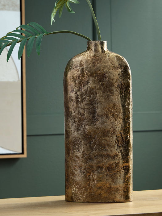 Wallmond Vase - Woo Town Furniture (Worcester,MA)