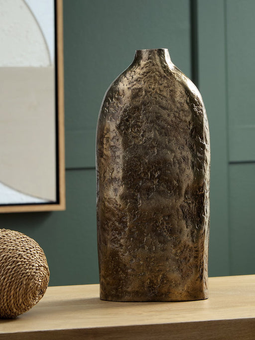 Wallmond Vase - Woo Town Furniture (Worcester,MA)