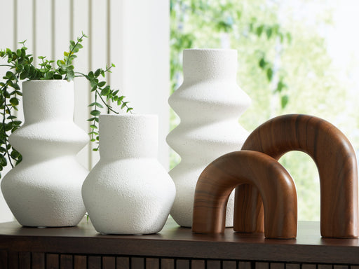 Carterworth Accessory Set (Set of 5) - Woo Town Furniture (Worcester,MA)