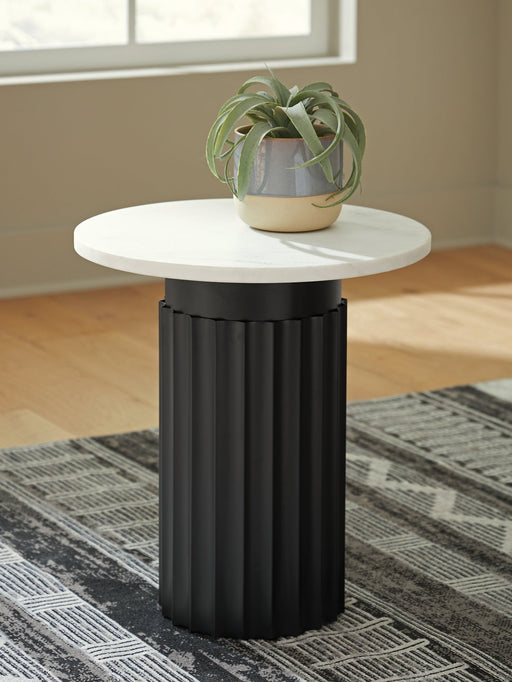 Wainstone Accent Table - Woo Town Furniture (Worcester,MA)