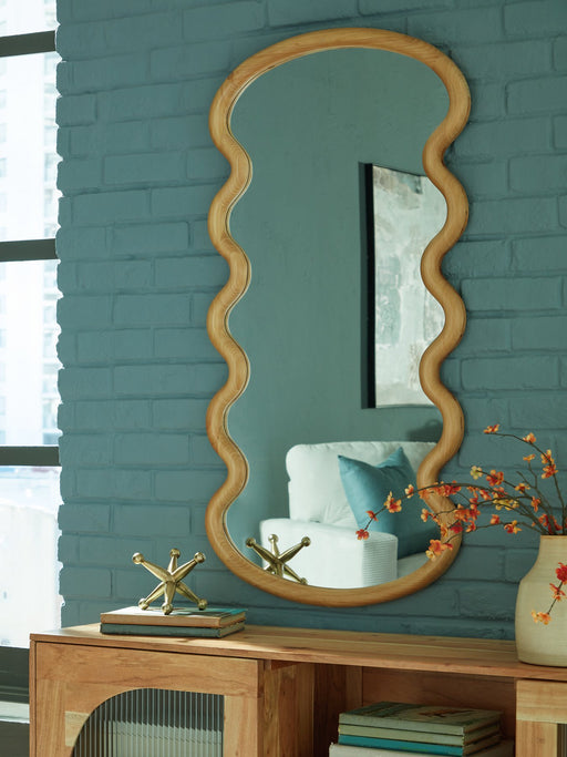 Serendis Accent Mirror - Woo Town Furniture (Worcester,MA)
