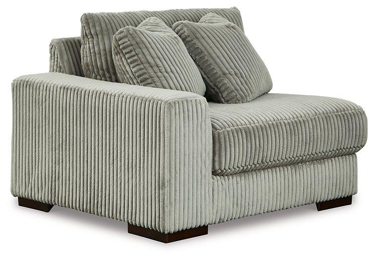Lindyn Sectional with Chaise - Woo Town Furniture (Worcester,MA)