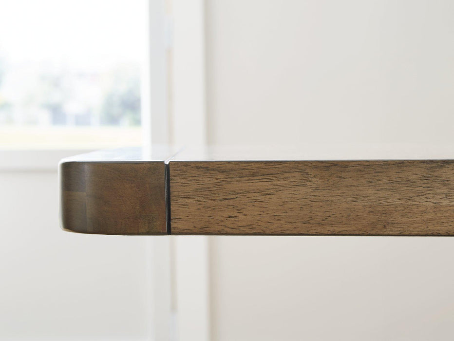 Cabalynn Dining Room Set - Woo Town Furniture (Worcester,MA)