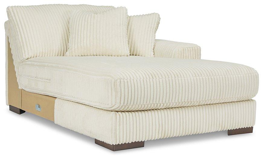 Lindyn Sectional with Double Chaise - Woo Town Furniture (Worcester,MA)
