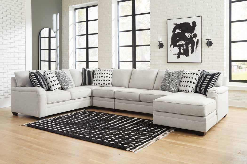 Huntsworth Sectional with Chaise - Woo Town Furniture (Worcester,MA)