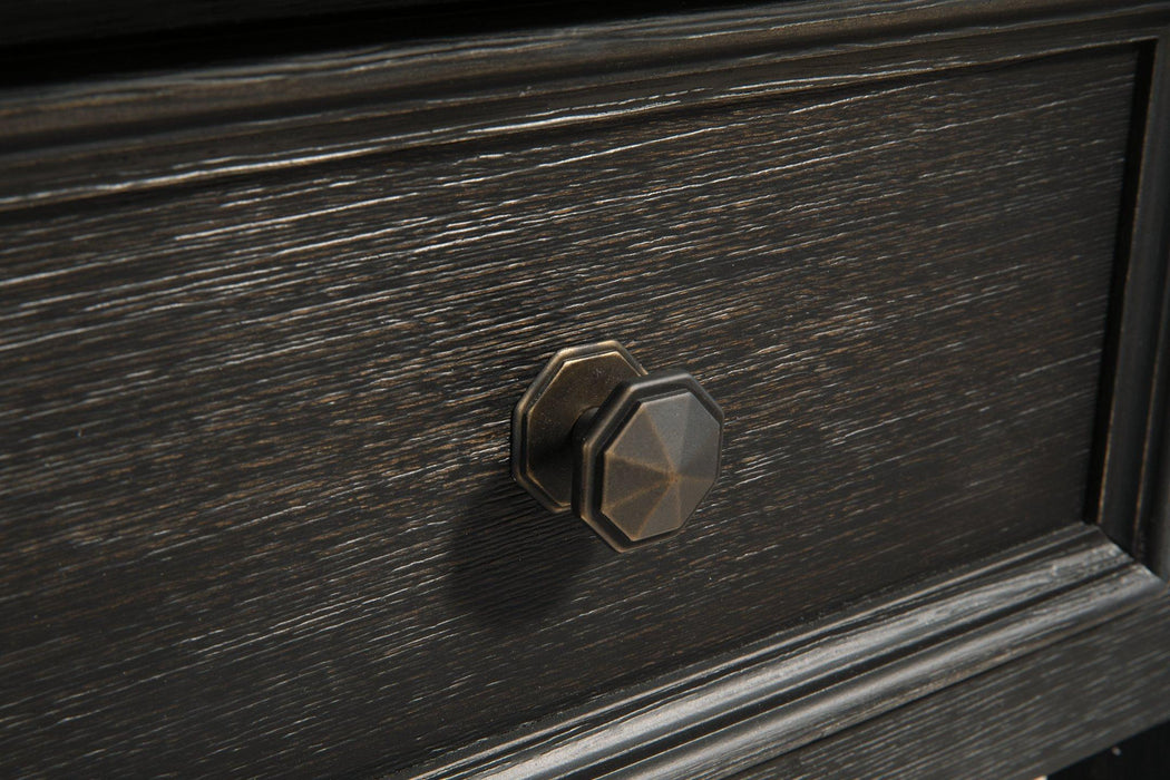 Tyler Creek Occasional Table Set - Woo Town Furniture (Worcester,MA)