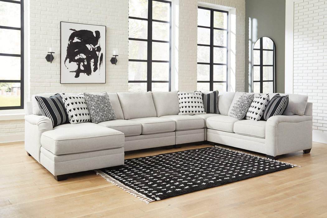 Huntsworth Sectional with Chaise - Woo Town Furniture (Worcester,MA)