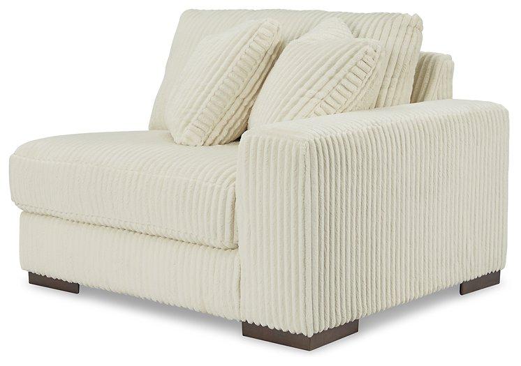 Lindyn Sectional Sofa - Woo Town Furniture (Worcester,MA)