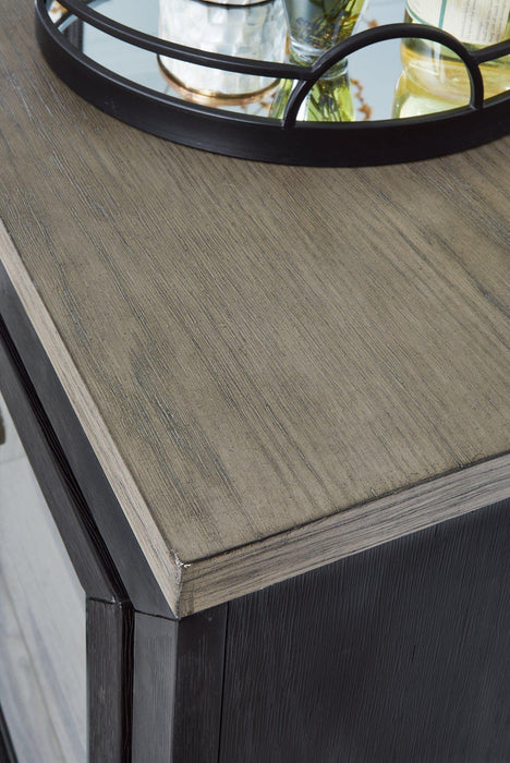 Foyland Dresser and Mirror - Woo Town Furniture (Worcester,MA)