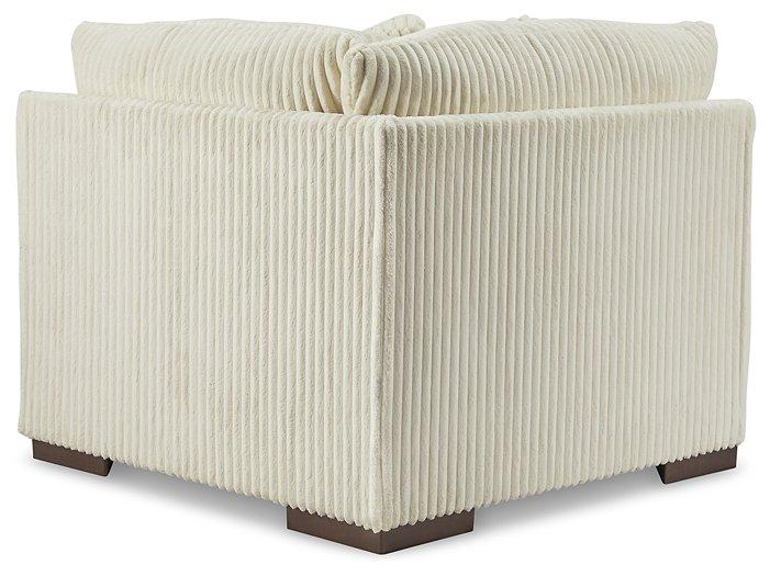 Lindyn Sectional with Chaise - Woo Town Furniture (Worcester,MA)