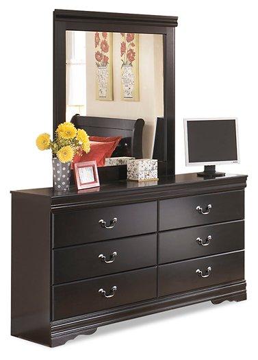 Huey Vineyard Dresser and Mirror - Woo Town Furniture (Worcester,MA)