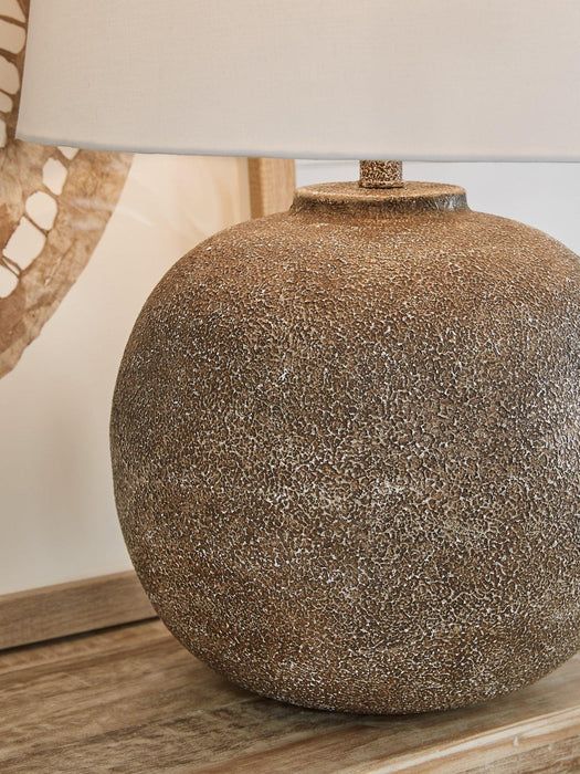 Neavesboro Lamp Set - Woo Town Furniture (Worcester,MA)