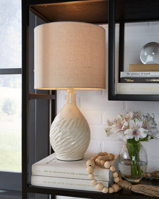 Garinton Table Lamp - Woo Town Furniture (Worcester,MA)