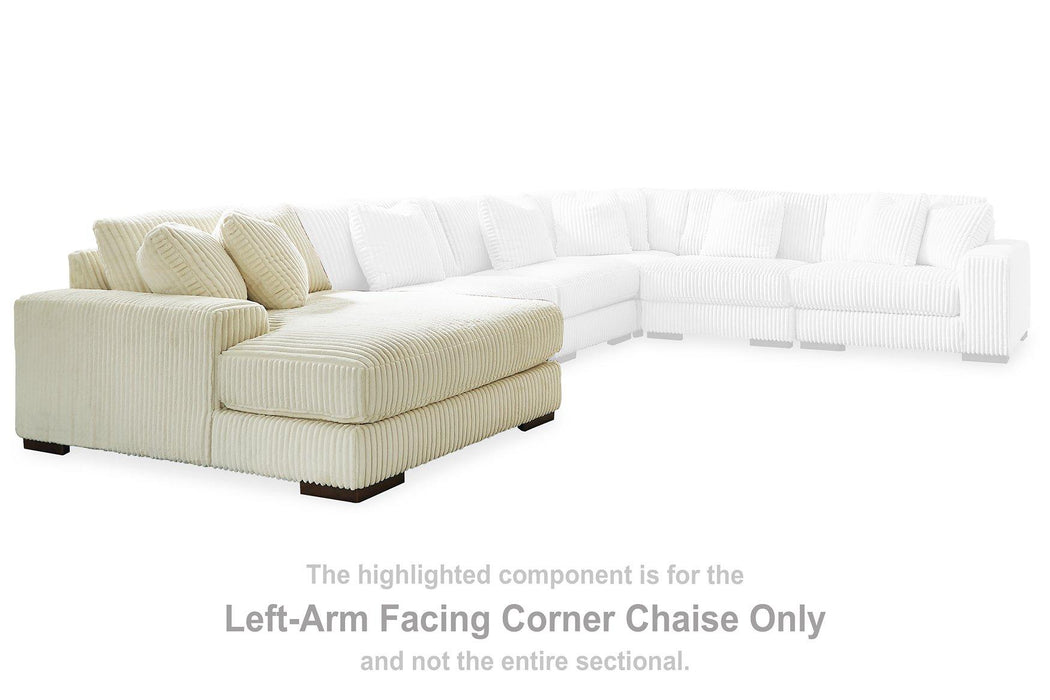 Lindyn Sectional with Double Chaise - Woo Town Furniture (Worcester,MA)