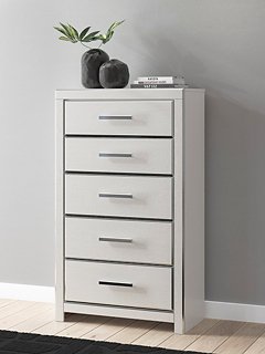 Zuraleus Chest of Drawers - Woo Town Furniture (Worcester,MA)