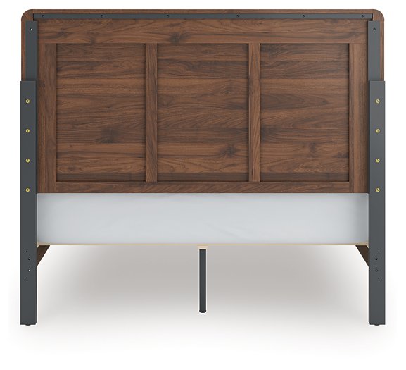 Fortlorn Bed - Woo Town Furniture (Worcester,MA)