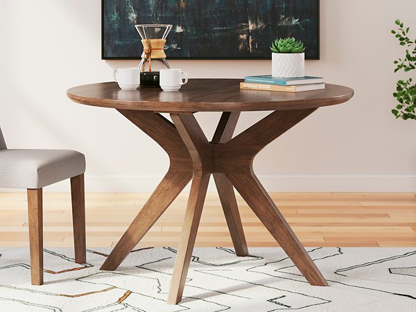 Lyncott Dining Room Set - Woo Town Furniture (Worcester,MA)