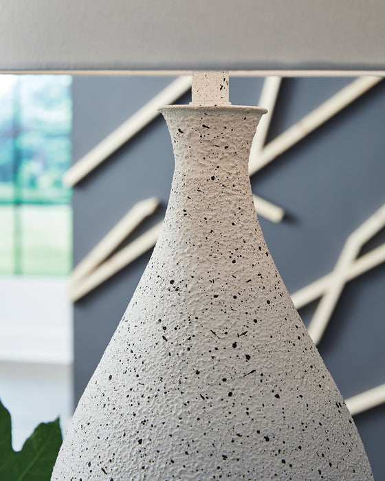 Wyattford Table Lamp - Woo Town Furniture (Worcester,MA)