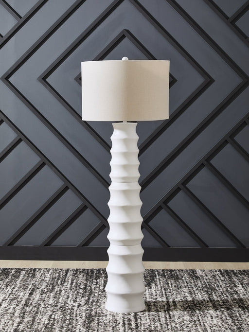Veraleigh Floor Lamp - Woo Town Furniture (Worcester,MA)