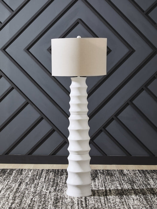 Veraleigh Floor Lamp - Woo Town Furniture (Worcester,MA)