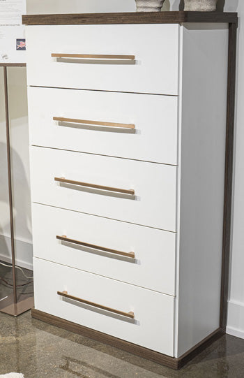 Kendanport Chest of Drawers - Woo Town Furniture (Worcester,MA)