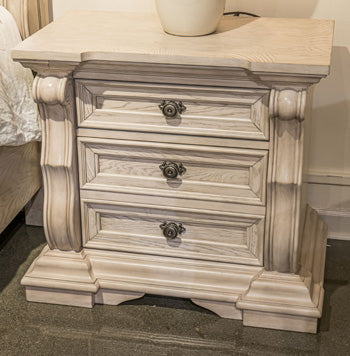 Bruchandi Nightstand - Woo Town Furniture (Worcester,MA)