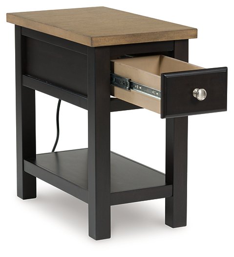 Drazmine Chairside End Table - Woo Town Furniture (Worcester,MA)