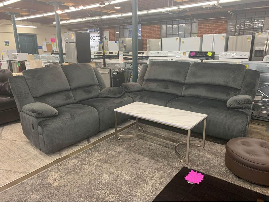 (2) Piece Set Reclining Couch & Love Seat