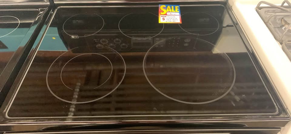 Used LG Stove - Woo Town Furniture (Worcester,MA)