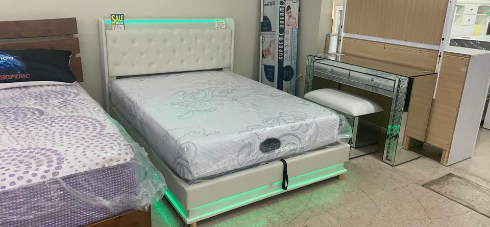 Full Size Bedframe with Lights!